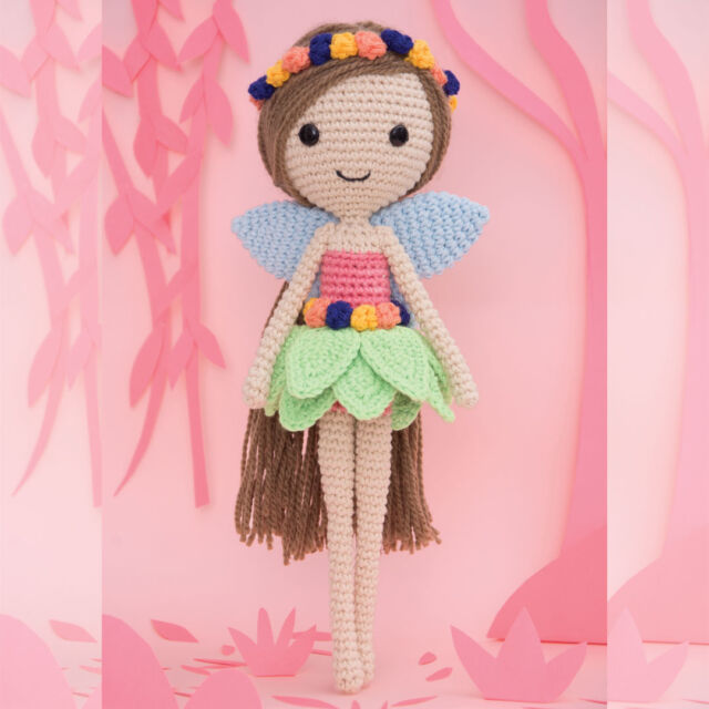 ✨🧚‍♀️ ¡Un toque de magia para empezar la semana! 🧶✨
Cada punto guarda un poquito de encanto y fantasía, como si al mirar a esta hada mágica se pudiera hacer realidad un deseo. ¿Quién no quisiera tener un pedacito de esa magia a su lado? ✨💫
⬆️ Entrá a la web y buscá la revista en la sección AMIGURUMIS.
#edicionesarcadia #revistas #libros #kits #ediciones #arcadia #tejidos #amigurumis #amigurumishadas #hadasdecrochet #creacionesmágicas #handmade  #arte #macrame #crochet #bordado #manualidades